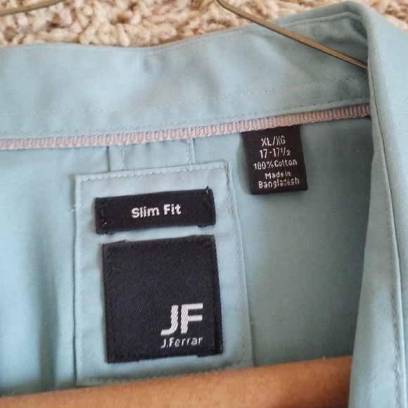 Button down dress shirt - Picture 3 of 3